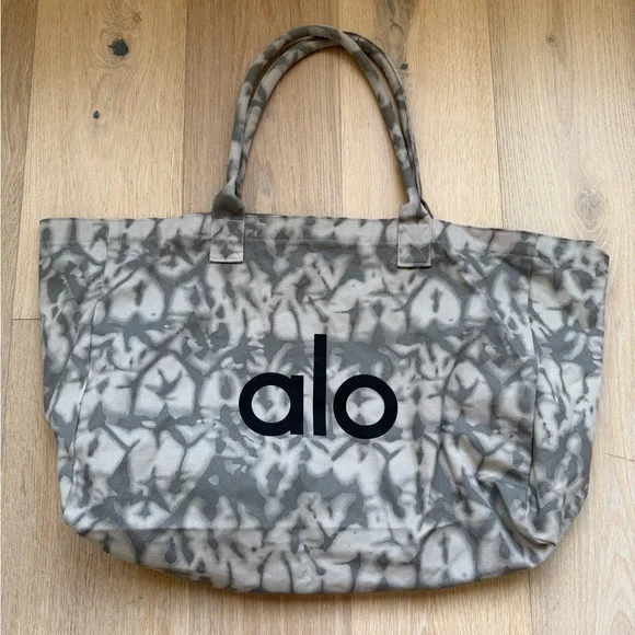 ALO Yoga Patterned Tote in Gray and Black - Picture 2 of 2